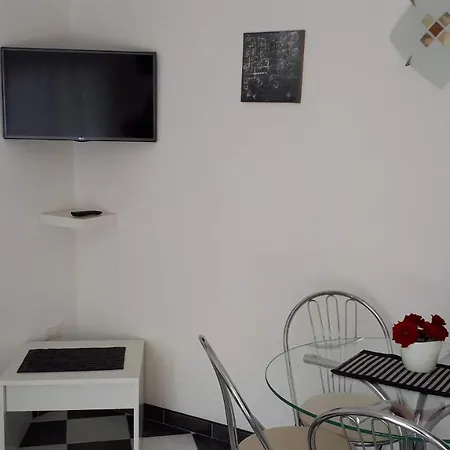 Apartment Apartman Kiwi *